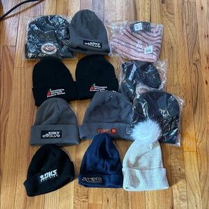 Set bundle of 12 various beanies with some nwt, soft, 1 new balance. 4 with wrap